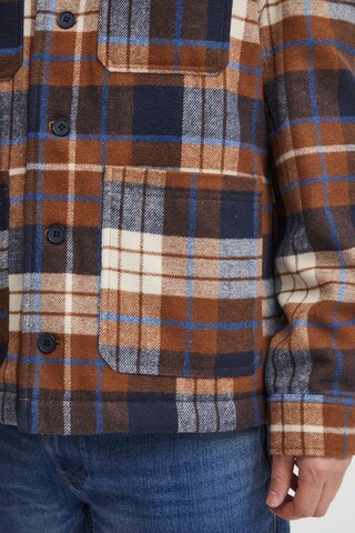 Veste mi-saison BLEND en marron
