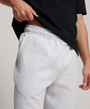 Regular Pantalon Superdry en gris
