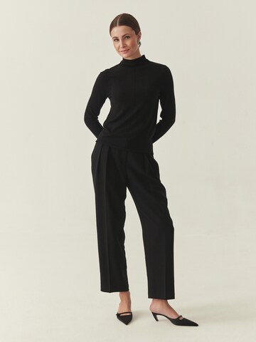 TATUUM Voľný strih Nohavice - Čierna