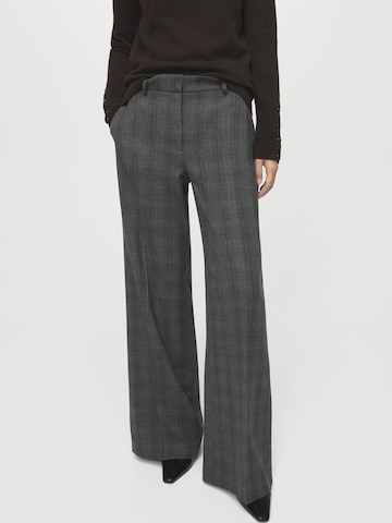 MANGO Wide Leg Bukser med fals 'Oxford' i grå: forside