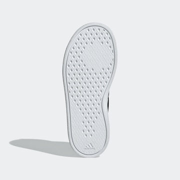 Baskets ADIDAS SPORTSWEAR en blanc
