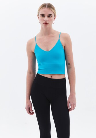 OXXO Top in Blue: front