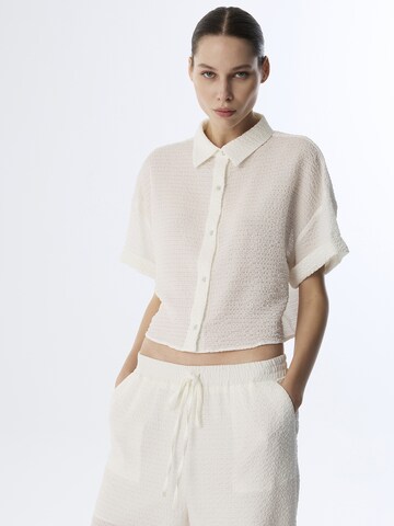 Twist Blouse in White: front