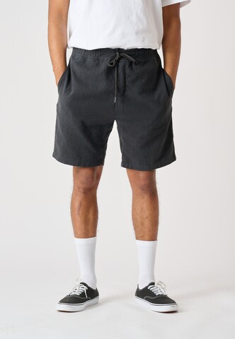 Cleptomanicx Regular Shorts 'Steezy Linen' in Grau: predná strana