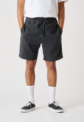 Cleptomanicx Regular Shorts 'Steezy Linen' in Grau: Vorderseite