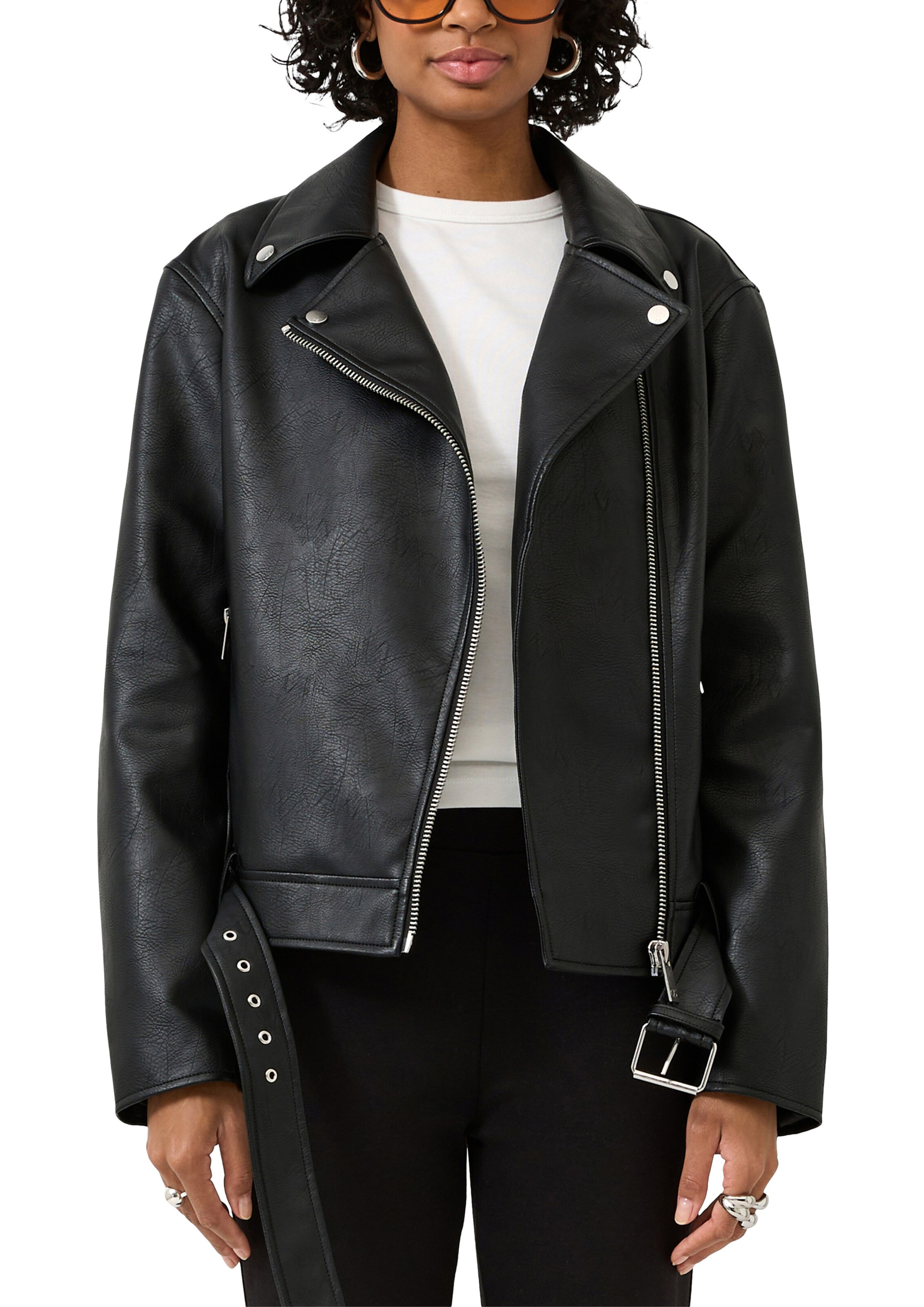 QS Between-Season Jacket in Black: front
