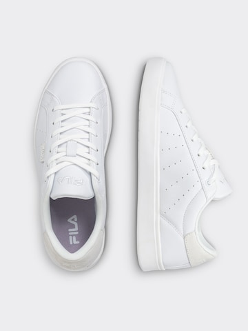 Baskets basses 'LUSSO' FILA en blanc