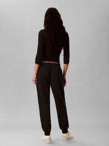 Effilé Pantalon à pince Calvin Klein en noir