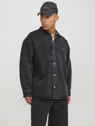 JACK & JONES Mugav suurus Triiksärk 'JORSantorini', värv must: eest vaates