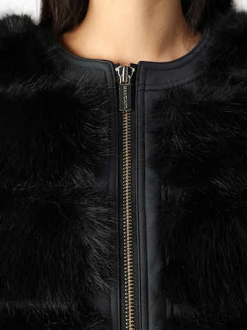 GUESS by Marciano Φθινοπωρινό και ανοιξιάτικο μπουφάν 'ARIELLE' σε μαύρο