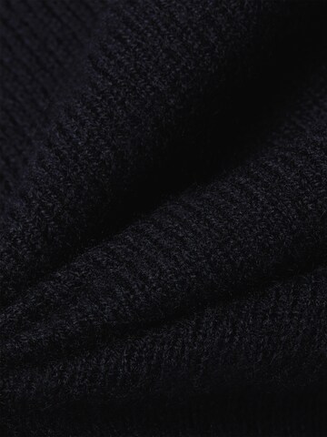 Ipuri Sweater in Black