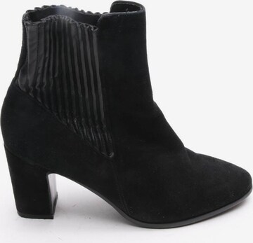 Lola Cruz Dress Boots in 37 in Black: front