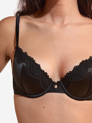 ETAM Push-up BH 'Chuchotee' in Zwart