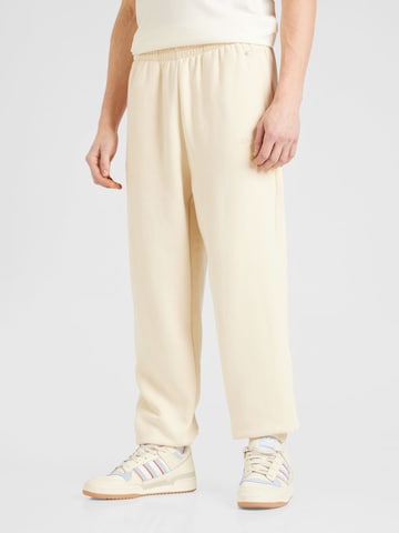 Champion Authentic Athletic Apparel Tapered Broek in Beige: voorkant