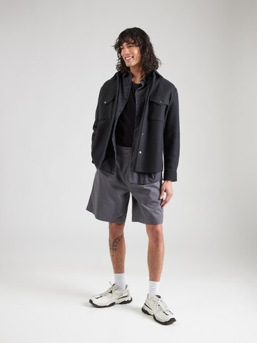 Loosefit Pantaloni con pieghe di HOLLISTER in grigio
