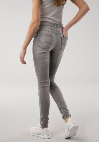 KangaROOS Skinny Jeans in Grau