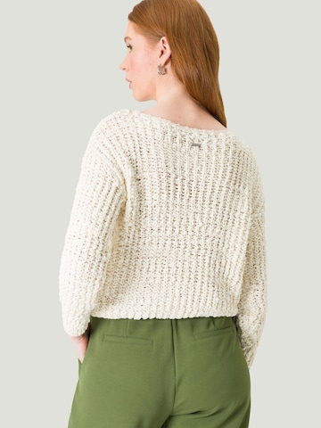 zero Pullover mit U-Boot Ausschnitt in Beige