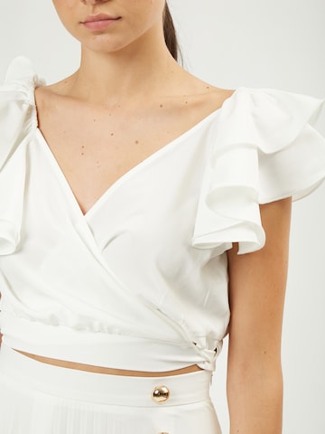 Influencer Top 'Wrap-up' in White