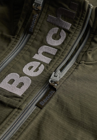 Veste mi-saison 'Bench X Superdry & Co' BENCH en vert