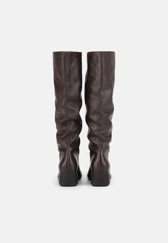 VAGABOND SHOEMAKERS - Bota 'LIVIA' em castanho