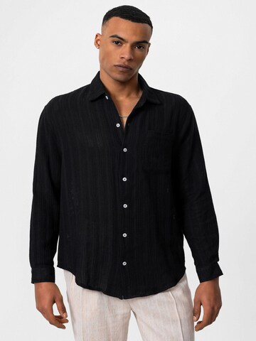 Fit confort Chemise Antioch en noir : devant
