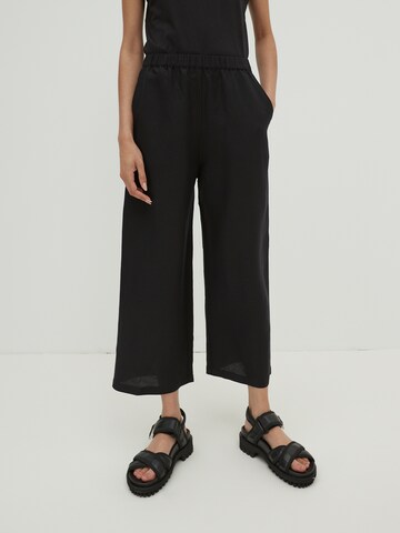 Bootcut Pantaloni 'Nona' de la EDITED pe negru