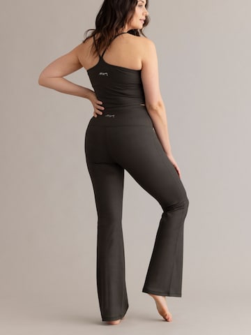 Hey Honey - Acampanado Leggings 'Flared Always Dressed' en verde