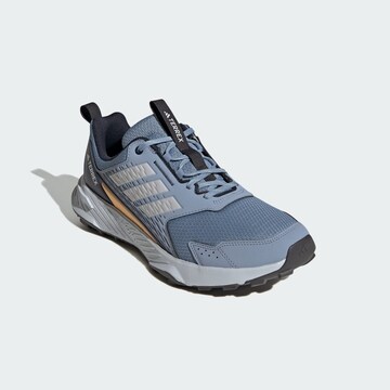 Chaussure basse 'Tracefinder' ADIDAS TERREX en bleu