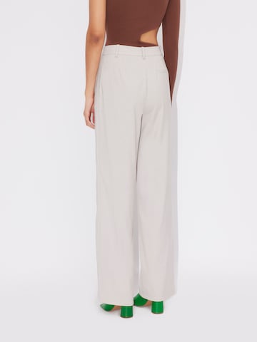 Wide leg Pantaloni 'Elvira' de la LeGer by Lena Gercke pe gri: spate