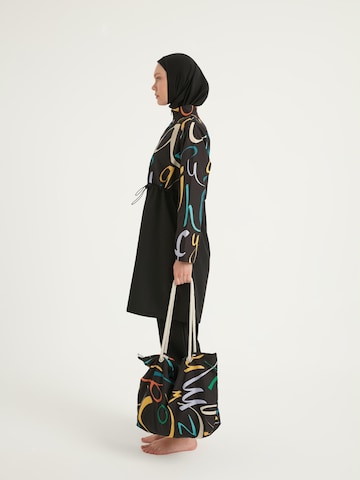 Riva Mera by Marina High neck Baddräkt 'Burkini Modest Swimwear Set 4-Teilig Schwarz mit bunter Aufschrift "Riva Mera by Marina" R2505' i svart
