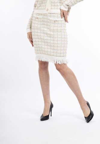 faina Skirt in White: front