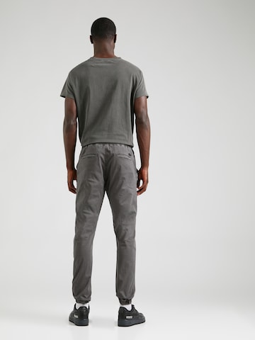 INDICODE JEANS Tapered Housut 'Fields' värissä harmaa