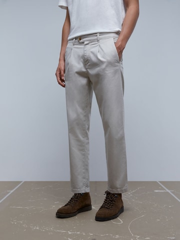 Scalpers Regular Pleat-front trousers in Beige