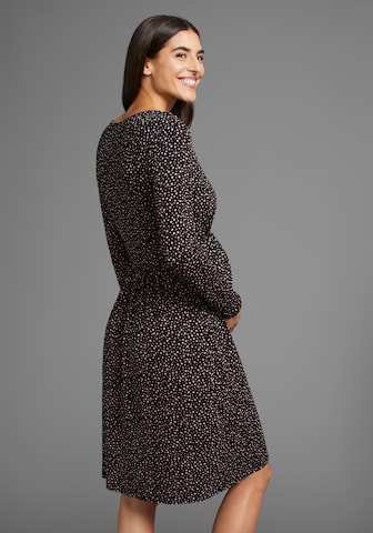 Neun Monate Kleid in Schwarz