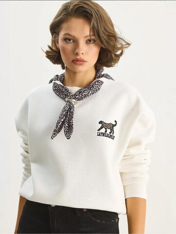 Bianco Lucci Sweatshirt in White