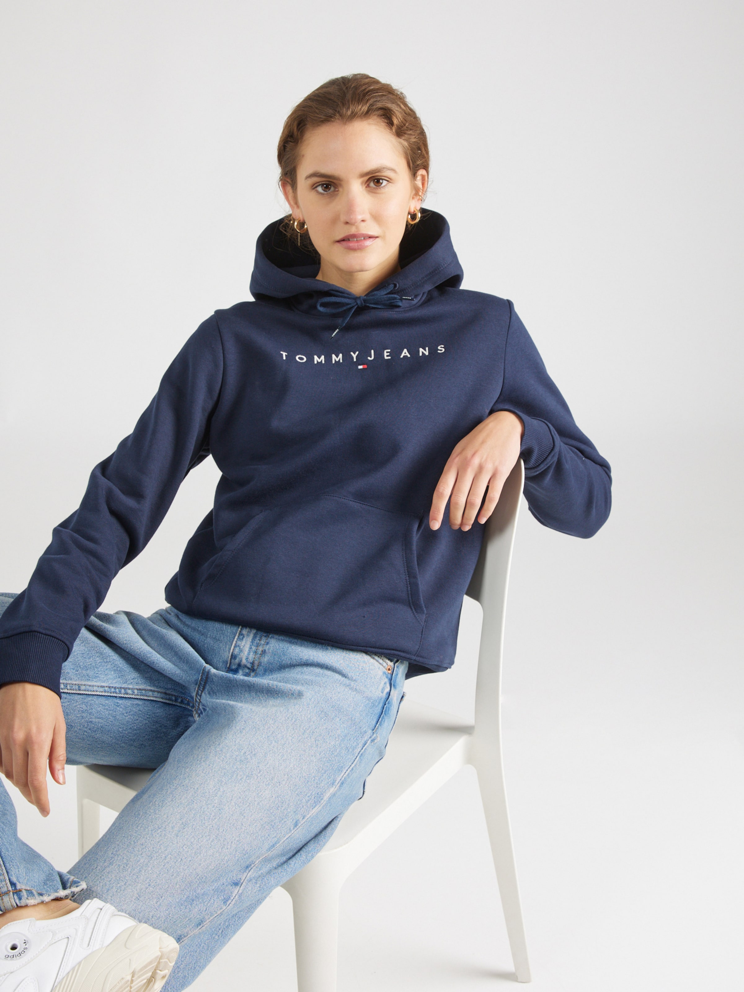 Sweat shirt Tommy Jeans en Bleu Marine ABOUT YOU