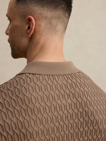 DAN FOX APPAREL Тениска 'Manuel' в кафяво