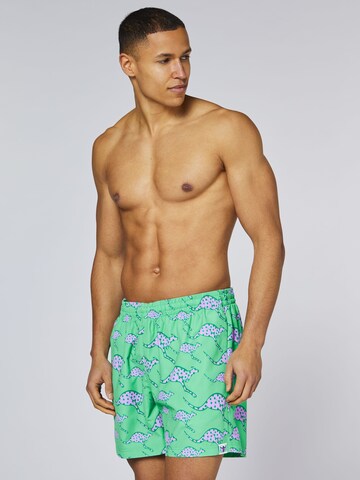 CHIEMSEE Board Shorts ' im angesagten Alloverprint ' in Green: front