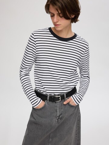 Tricou de la SELECTED pe negru