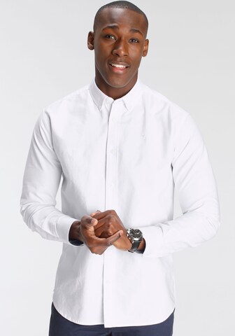 DELMAO Regular Fit Hemd in Weiß