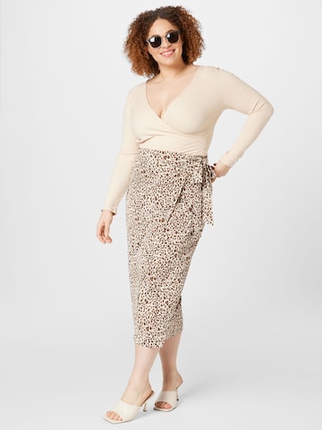 In The Style Curve Skirt in Beige