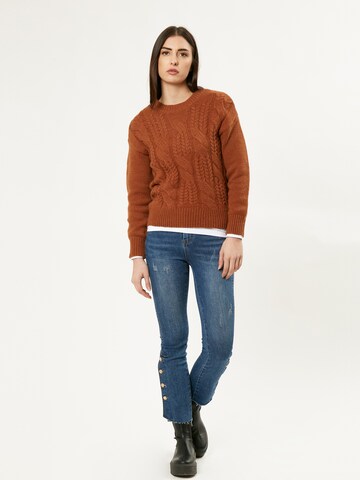 Influencer Pullover in Braun