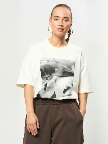 KAPPA Bluser & t-shirts ' KUAuthentic Ourselves ' i hvid: forside