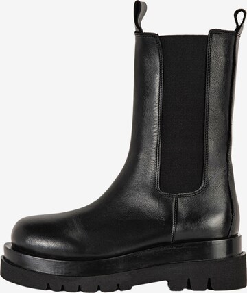 INUOVO Chelsea Boots in Schwarz