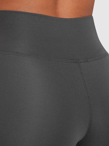 Smilodox Skinny Sports trousers 'Mirella' in Grey