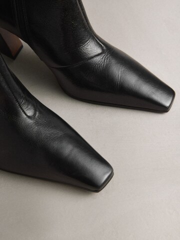 Next Stiefelette in Schwarz