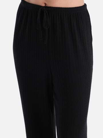 Dagi Regular Hose in Schwarz