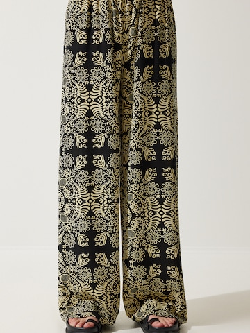 Happiness İstanbul Hlače | črna barva: sprednja stran