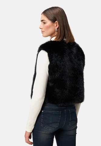 zero Vest in Black