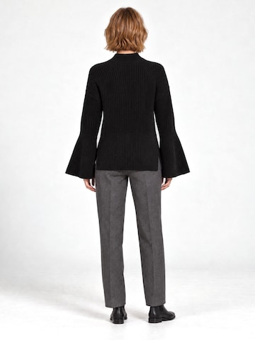 RYVAN Svetr 'Pullover' – černá